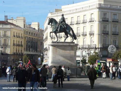 Estatua de Carlos III Puerta del Sol Madrid Spian
