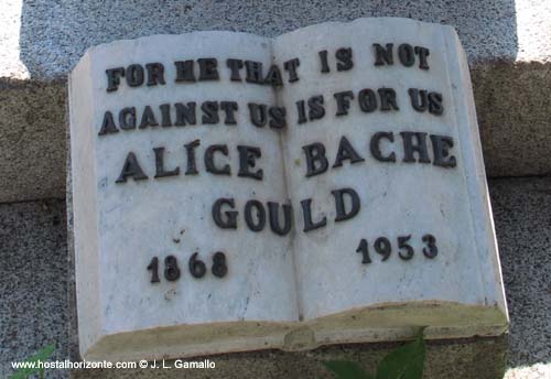 Tumba Alice Bach Gould  Cementerio britanico Madrid Spain