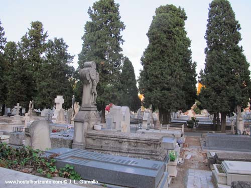 Cementerio de la Almudena  Dia de todos los santos Madrid Spain