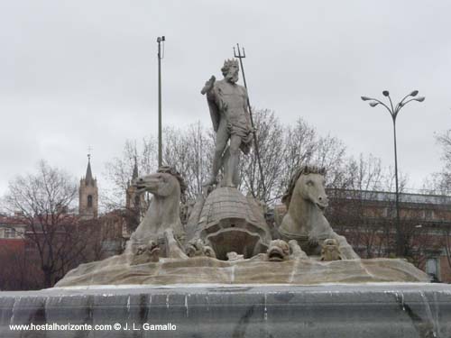 Fuente de Neptuno Plaza de Canovas del Castillo Paseo del Prado Madrid Spain