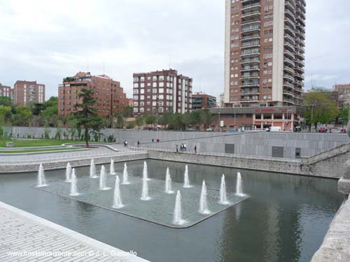 Madrid Río. Rio Manzanares. Puente de Segovia.