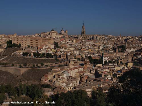 Toledo. Catedral de Santa Maria. Alcazar.. Vista panoramica